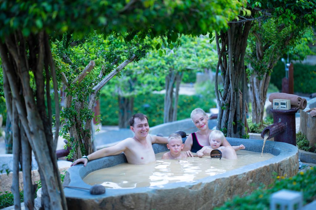 Giá Vé Tắm Bùn Ở Hòn Tằm Resort Nha Trang